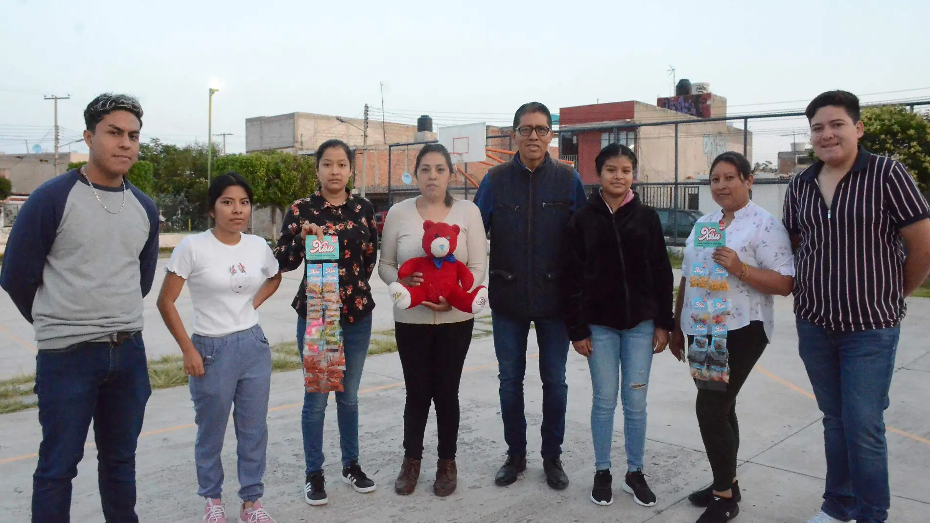 La familia de Dulces K Ricos se solidariza con quien menos tienen.  Luis Lu_vanos.